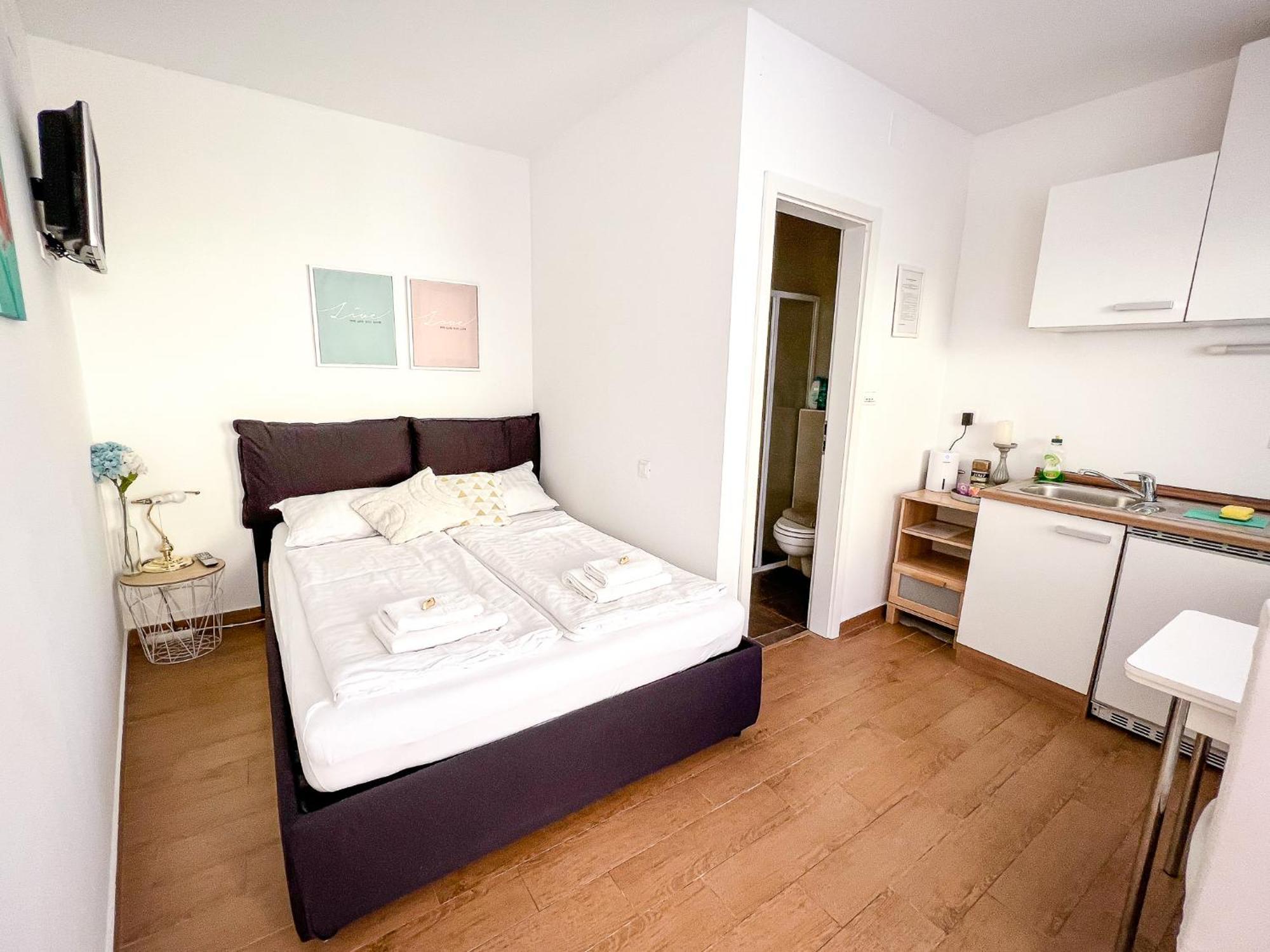Anita'S Studio Apartments Ljubljana Luaran gambar