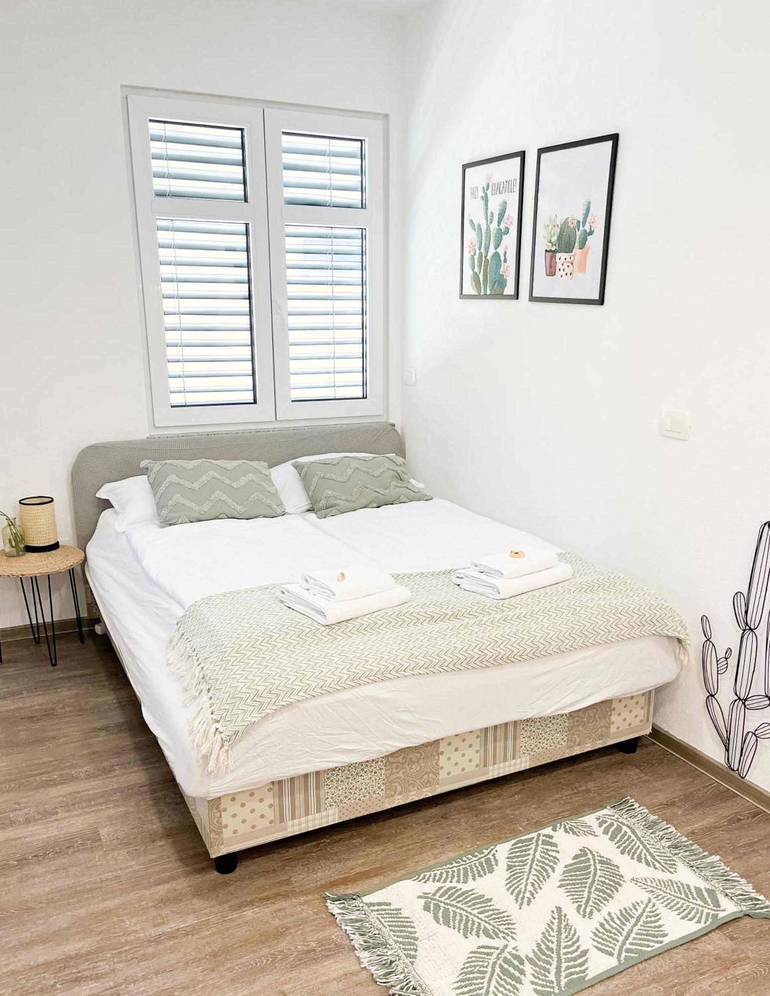 Anita'S Studio Apartments Ljubljana Luaran gambar