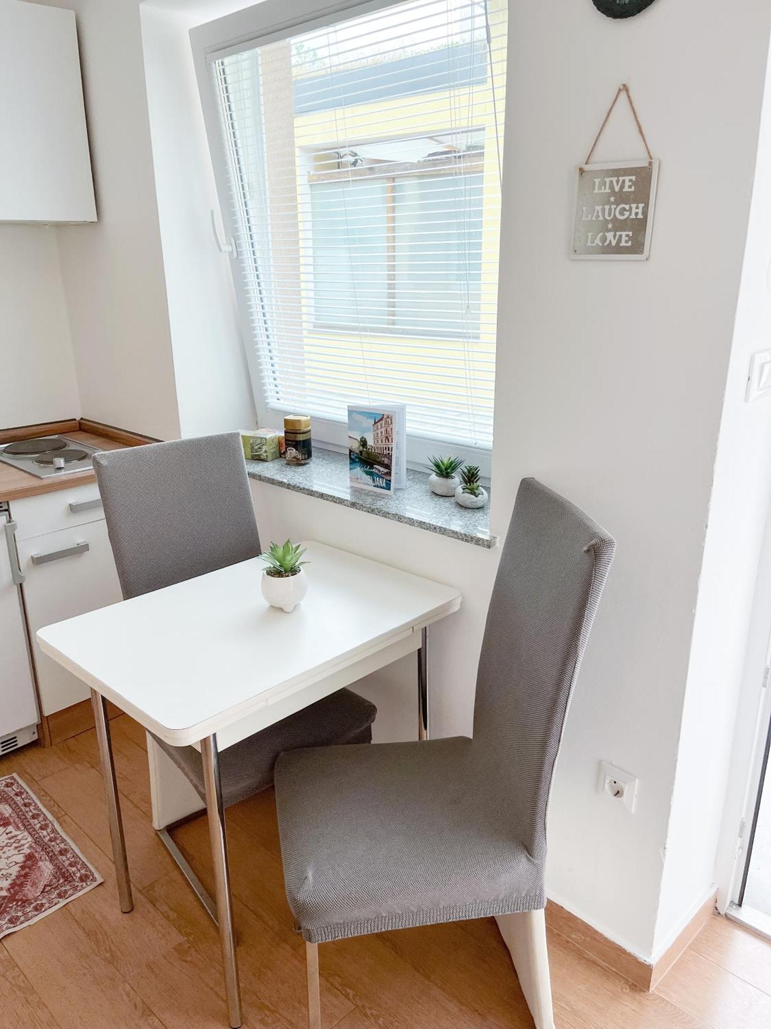 Anita'S Studio Apartments Ljubljana Luaran gambar