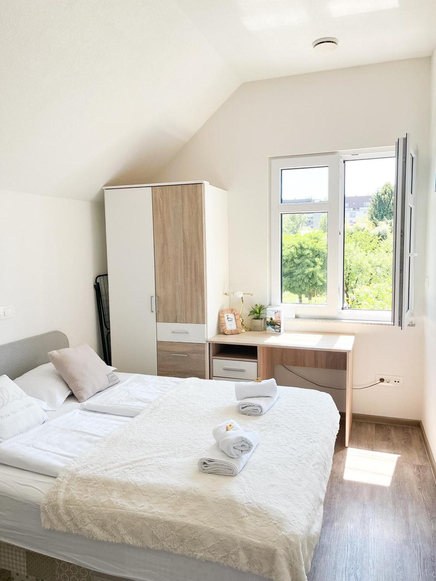 Anita'S Studio Apartments Ljubljana Luaran gambar